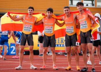 Manuel Vilacha lanza al relevo español hacia el bronce europeo con récord nacional incluido