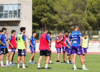 El Yeclano arranca motores