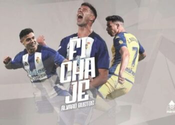 Álvaro Bustos refuerza al Real Murcia con experiencia, gol y tres ascensos a sus espaldas