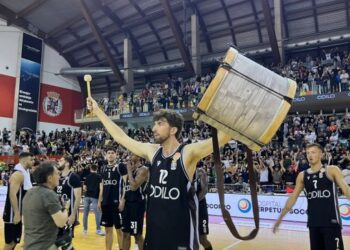 Adrià Domenech renueva con el FC Cartagena CB para la próxima temporada