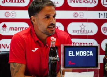 Pedro León, leyenda viva: jugará un año más con el Real Murcia y donará su salario a la cantera