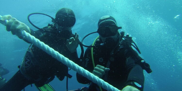 Cabo de Palos se convierte en epicentro nacional del buceo femenino con unas jornadas pioneras