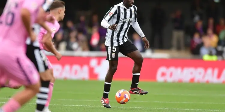 El Cartagena traspasa a Assane Ndiaye al Estrela da Amadora tras medio año en el club