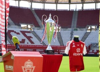 El Real Murcia en busca de un primera para su trofeo de presentación