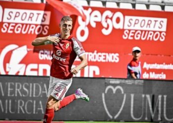 Alberto González, capitán general de la pretemporada del Real Murcia