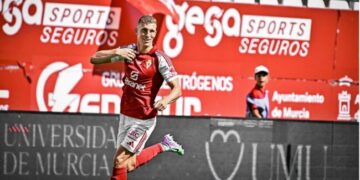 Alberto González, capitán general de la pretemporada del Real Murcia
