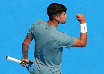 Alcaraz firma una victoria sólida ante Medjedovic y avanza a octavos en Cincinnati