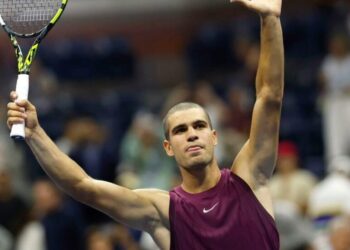 El marine, Carlos Alcaraz, se alista a la segunda ronda del US Open