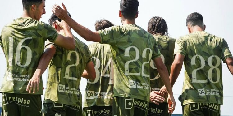 El Real Murcia sigue carburando ante la UD Melilla (3-1)