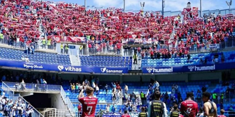 El Real Murcia y 8 equipos del Grupo II fijan en quince euros las entradas para la afición visitante
