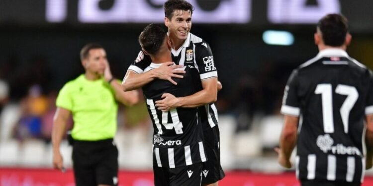 El FC Cartagena inicia el camino de regreso a LaLiga Hypermotion en Antequera