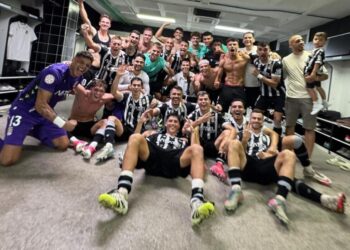 El Cartagena vence al Hércules (2-1) más de dos décadas después