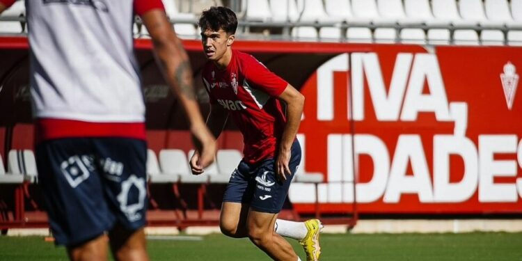 El Real Murcia mide su fortaleza en el Nuevo Mirador