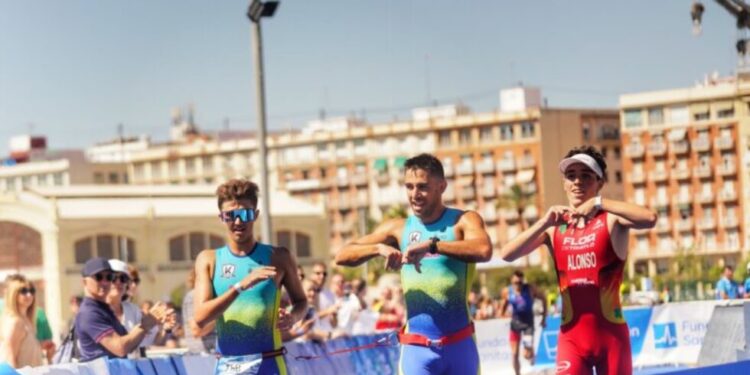 El Club Koryo arrasa en los Campeonatos de España de Triatlón Paralímpico