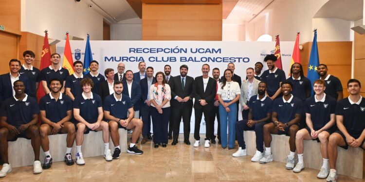 López Miras arropa al UCAM Murcia en su 40 aniversario: ‘Un equipo que hace soñar a toda la Región’