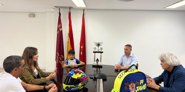 Murcia arropa a Javier Vigueras, subcampeón de España y promesa del motociclismo nacional