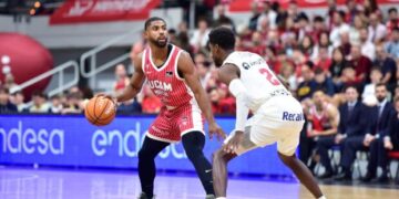 UCAM Murcia recupera su identidad ante Baskonia