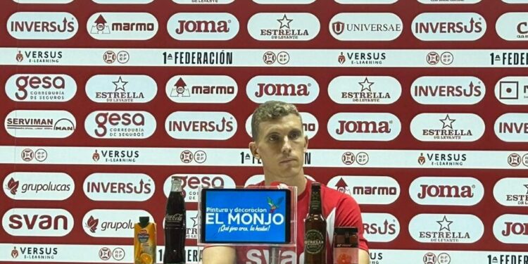 Alberto González da la cara: “Cuando llevas este escudo tienes que tener valor y personalidad para salir de esta situación cuanto antes”