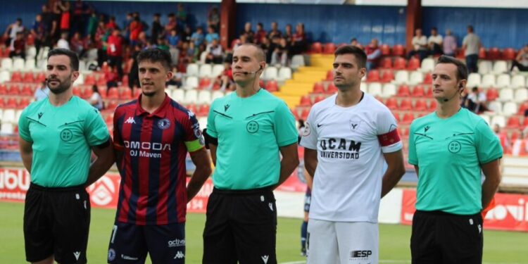 El UCAM CF reta a un CD Extremadura líder