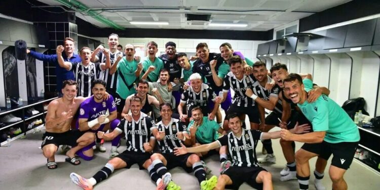 Festival del FC Cartagena para ponerse colíder (3-0)