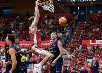 El UCAM Murcia barre a Andorra en su estreno liguero (95-64)