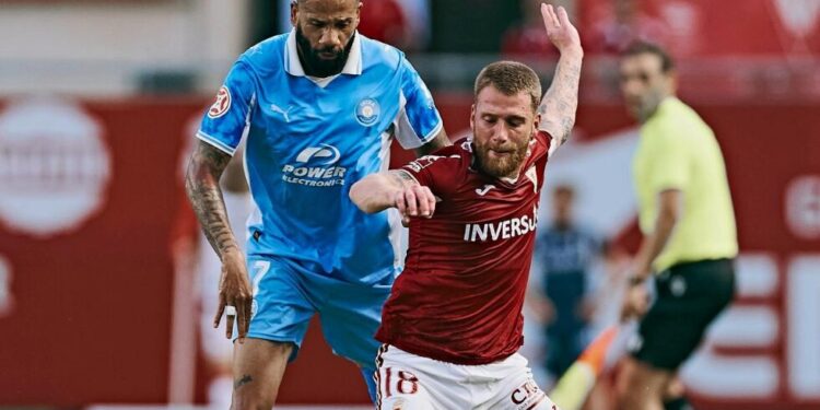 El Real Murcia vuelve a naufragar en su feudo