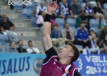 El Caesa Cartagena naufraga en San Sebastián (75-69)