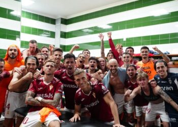 El Real Murcia respira, y rompe su sequía en Sevilla