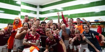 El Real Murcia respira, y rompe su sequía en Sevilla