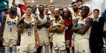 El UCAM Murcia asalta el Palau Blaugrana (78-81)