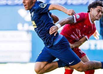 Dos zarpazos finales dan al UCAM una victoria de oro ante la Deportiva Minera (3-1)