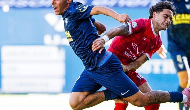 Dos zarpazos finales dan al UCAM una victoria de oro ante la Deportiva Minera (3-1)