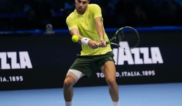 Carlos Alcaraz se cae de la Copa Davis por una lesión en el isquiotibial