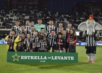 El Cartagena vuelve a Sevilla para intentar no perder su silla del Play-off