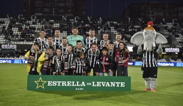 El Cartagena vuelve a Sevilla para intentar no perder su silla del Play-off