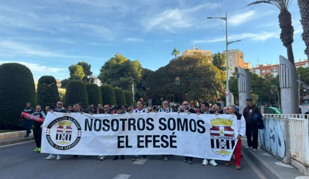 La afición del FC Cartagena «se harta» del bloqueo institucional del club