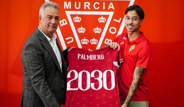 Real Murcia: Palmberg jugará de grana hasta 2030