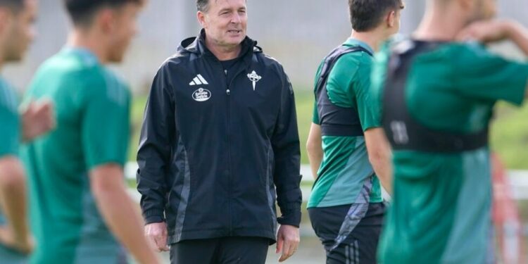 Cristóbal Parralo se estrenará como nuevo entrenador del Nástic ante el Real Murcia
