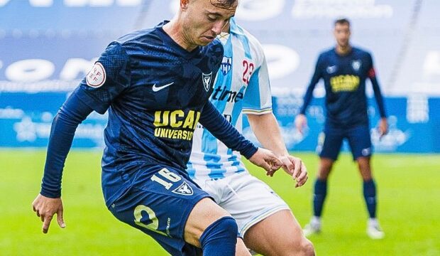 La Unión Atlético despierta del sueño al UCAM (1-2)