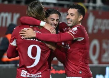 El Real Murcia firma un triunfo sólido ante el Europa (3-1)