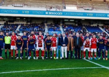 El fútbol murciano se cita por Cáritas en el tradicional duelo navideño de La Condomina