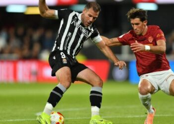 El Cartagena sigue con su particular maldición con el Valencia en Copa (1-2)