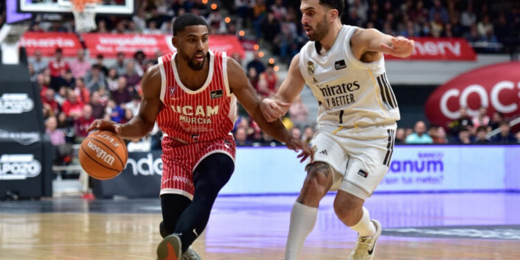 La mejor versión del Real Madrid diluye el sueño de ser líder a UCAM Murcia (80-91)