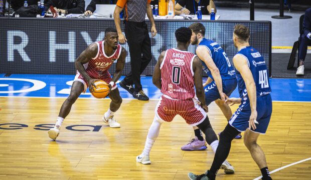 Nueva exhibición de UCAM Murcia en Burgos (88-110)