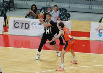 El Leyma Coruña alarga la crisis del Caesa Cartagena (80-89)