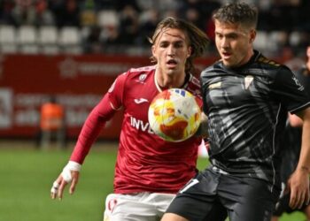 Segundo tropiezo consecutivo de un Real Murcia anulado (0-2)