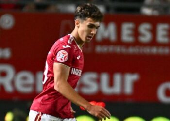 El Real Murcia respira pese a perder a sus dos centrales titulares