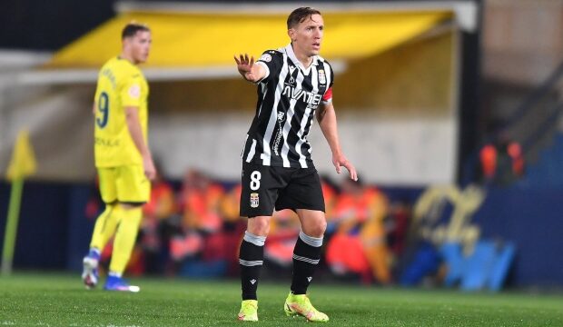 Un Cartagena mermado y sin puntería sucumbe en Villarreal