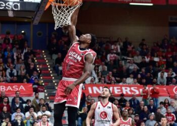 Devontae Cacok: De las dudas a la ovación en el récord histórico de UCAM Murcia