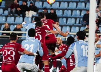 El Real Murcia acusa la factura física y se obliga a reaccionar tras dos pinchazos consecutivos